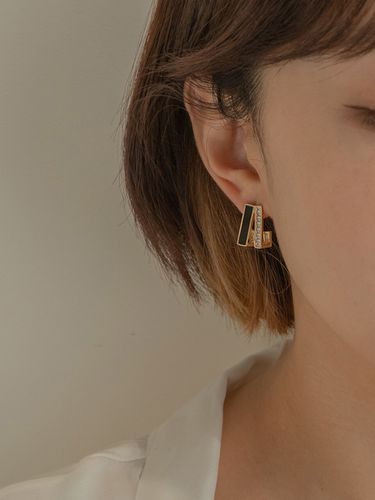 TWO LINE SQUARE EARRINGS - 2 COLORS - Primaute - Modalova