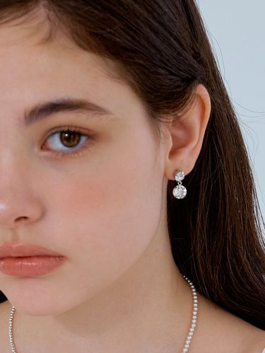 Double cubic `drop` earring - KINDABABY - Modalova