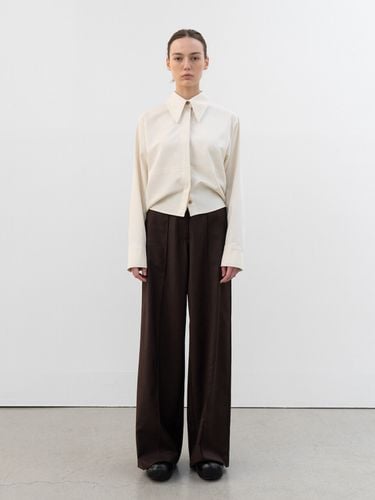 Straight Pintuck Trouser () - FINNLEE - Modalova