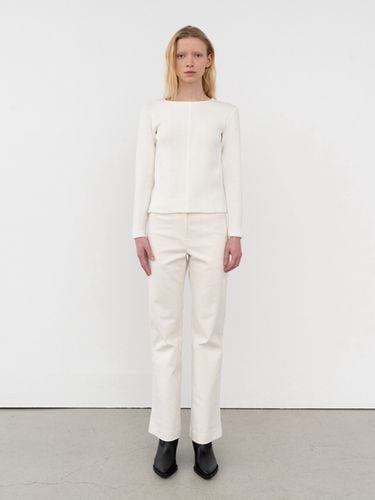 Cotton Flared Kick Pant (Creme) - FINNLEE - Modalova