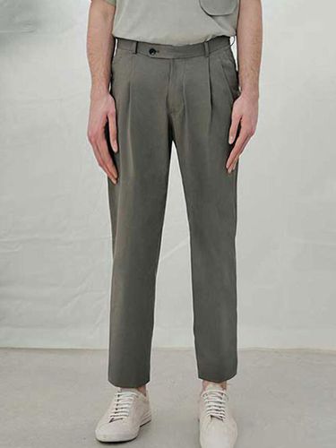 Pintuck Detail Tapered Pants Khaki - SOLEW - Modalova