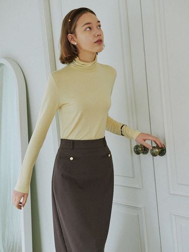 Basic Modal Pullover_Yellow - GANISONG - Modalova