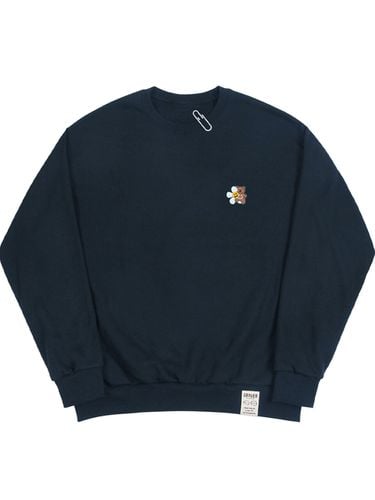 UNISEX] Flower Bear Smile Embroidered Sweatshirt - GRAVER - Modalova