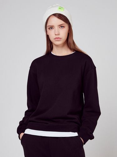 All Day Basic Sweatshirt Black - AKIII CLASSIC - Modalova