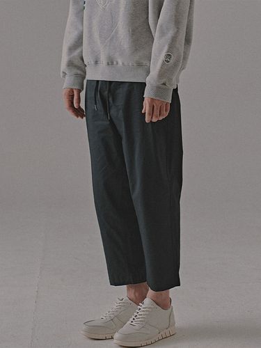 One Tuck Banding Pants _ Black - FFEFF STUDIO - Modalova