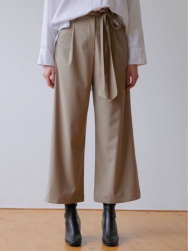 Belt Point Wide Pants (Beige) - MODERNABLE - Modalova