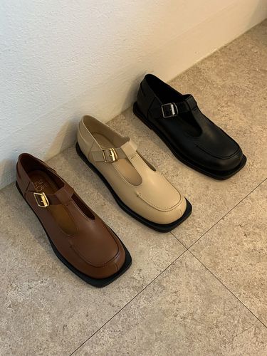 Jamie Loafers (3 Colors) - the JOHI - Modalova