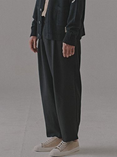 One Tuck Wide Banding Slacks _ - FFEFF STUDIO - Modalova