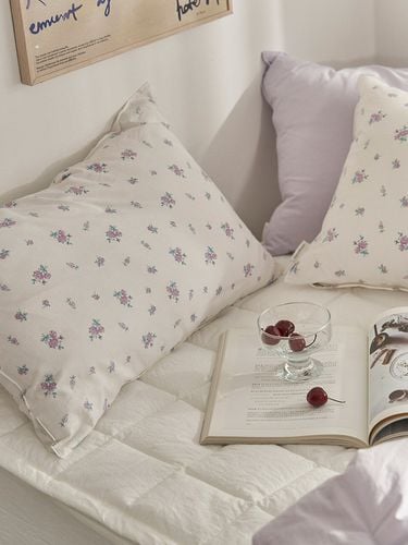 Rosie Violet Flower Pillow Cover - DECOVIEW - Modalova