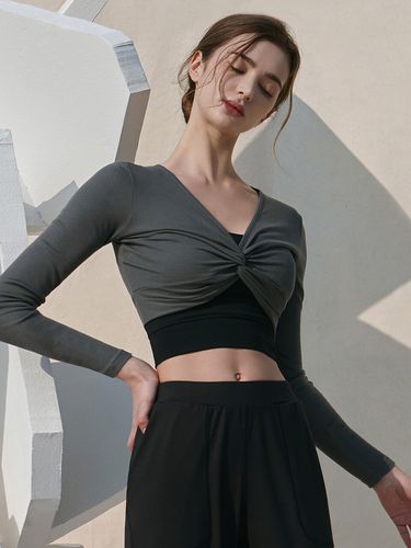 Point Twist Crop Top (Charcoal) - DEVIWEAR - Modalova