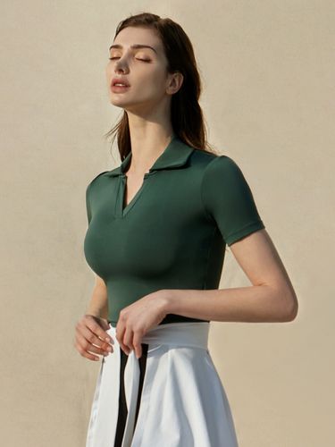 Air Fit Collar Crop Short Sleeved Top () - DEVIWEAR - Modalova