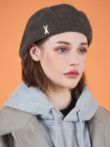 Stud Retro Wool Beret_Brown - VARZAR - Modalova