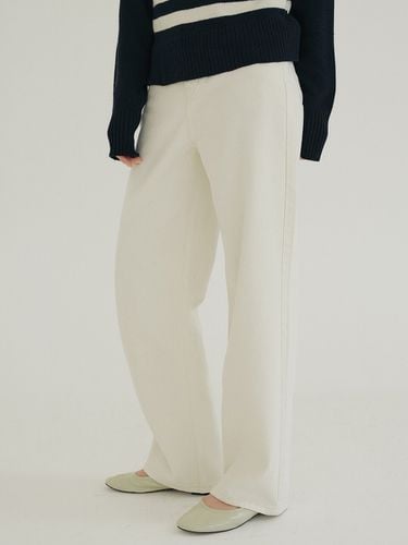 KACK Straight Fit Pants (Cream) - REORG - Modalova