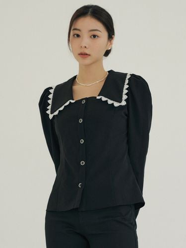 KACK Big Lace Collar Blouse (Black) - REORG - Modalova