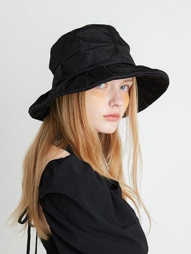 Wrinkle Tuck Bucket Hat_Prada Black - Brown Hat - Modalova