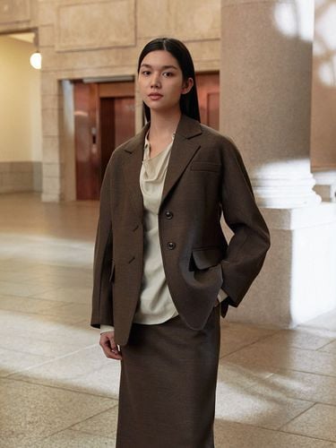 TWS Line Stitch Jacket_Brown - MOHAN - Modalova