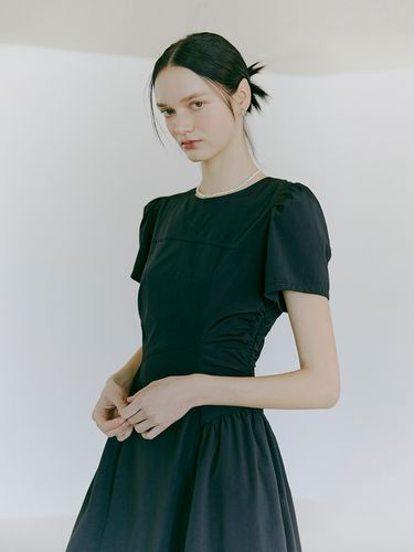 Side Shirring Dress (Black) - ETMON - Modalova