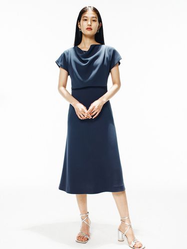 Drama Signature] Cowl-neck Midi Dress - FRONTROW - Modalova