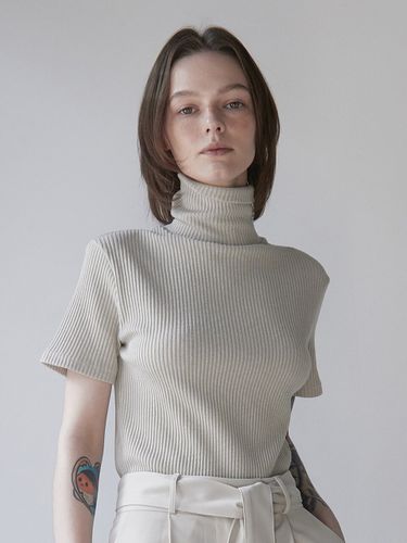 Ribbed Half Turtleneck Top () - ouie - Modalova