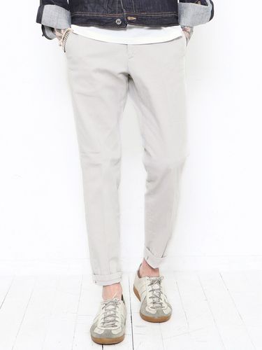 CP 306 Washed Tapered Fit Cotton Pants Light Grey - HALBKREIS LAYOUT - Modalova