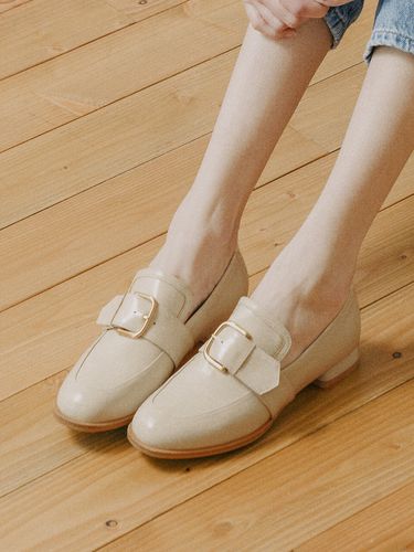 Buckle Loafer_Beige - NONETHELESS - Modalova