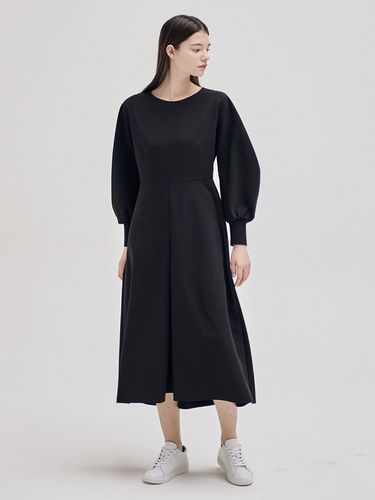 Minimal Volume Dress (Black) - NILBY P - Modalova