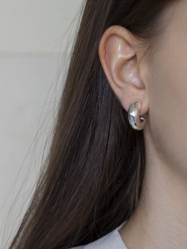 Flowery Hoop Earrings - nuavo - Modalova