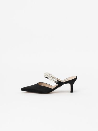 Keshi Embelished Mules in - CHAUSSURE LAPIN - Modalova