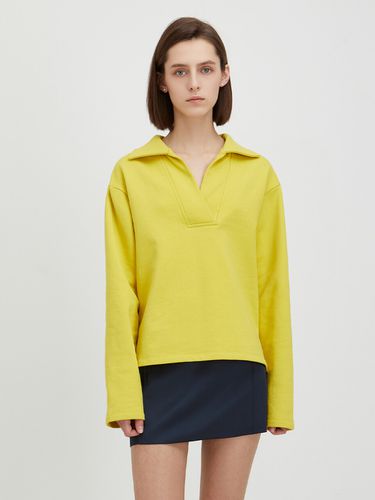 Cozy Open Collar Sweatshirt () - OSTKAKA - Modalova