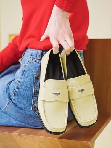 Laurel Square Penny Loafer_Butter - IN THE STAR - Modalova