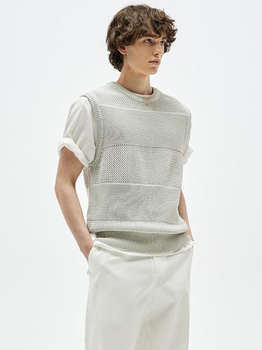 Skashi Crew Neck Knit Vest_Grey - EZIO - Modalova