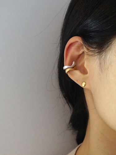 Flection and Connection - 17E - Ear Cuff - STILL INSTANT - Modalova