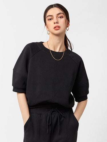 Untact Banding Cropped Top (Black) - AKIII CLASSIC - Modalova