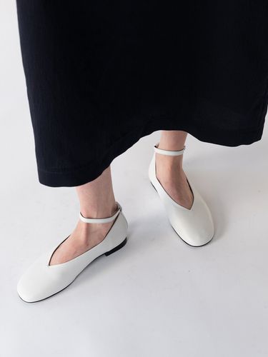 Lir Ankle Flats 703_Warm White - Loiret - Modalova