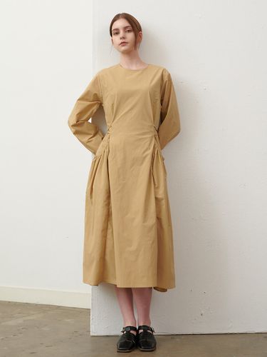 Strap Pocket Dress (Beige) - camino - Modalova