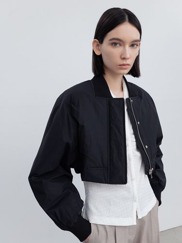 Cropped Waist Zipped Bomber Jacket () - RE RHEE - Modalova