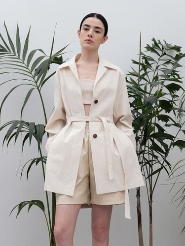 Belted Short Trench Jacket - RE RHEE - Modalova