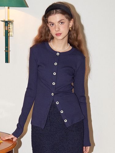 Button Point Cardigan (Navy) - SALON DE YOHN - Modalova