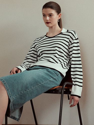 Open Collar Stripe Knit Top - FRONTROW - Modalova