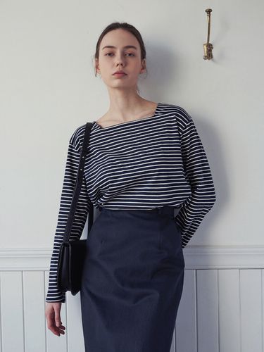 Square Stripe T-shirt _ Navy - LOEIL - Modalova