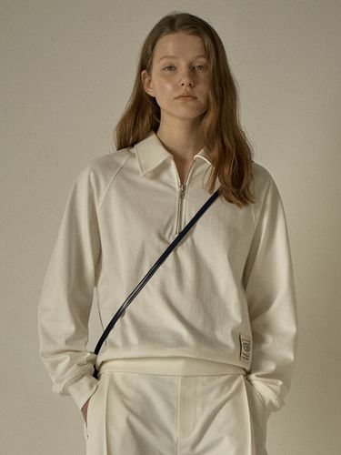 Half Zip Up Collar Sweatshirt () - FACADE PATTERN - Modalova