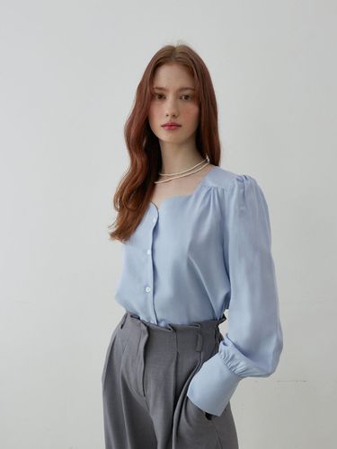 Shirring Heart Neck Blouse - bibyseob - Modalova