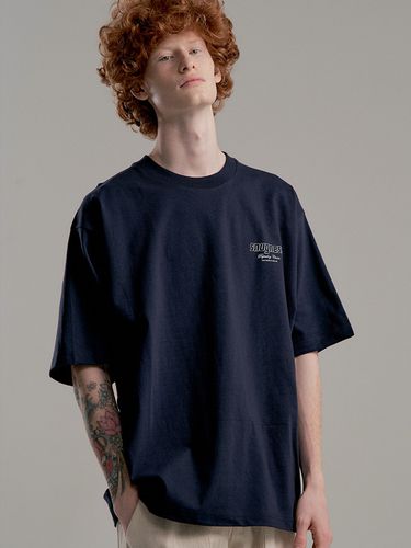 Essential Chain T-Shirt _ Navy - PaperBoy - Modalova