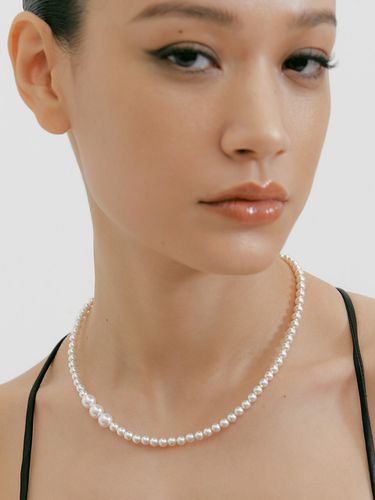 Classic Pointed Pearl Necklace - August Harmony - Modalova