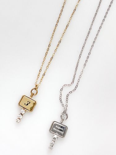 Silver Number Key Necklace - August Harmony - Modalova