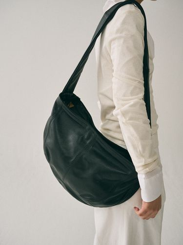 Dan Wide Strap Bag L - [YB257_BK] - YURT - Modalova