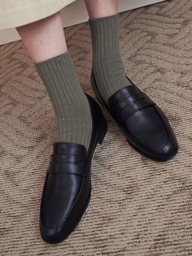 Daily Corduroy Socks (Khaki) - LOEIL - Modalova