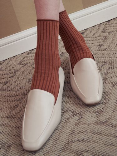 Daily Corduroy Socks (Camel) - LOEIL - Modalova