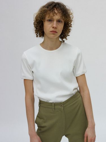 Ollie Crop Tshirt (White) - NOTHING WRITTEN - Modalova