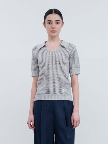 Knitted Short Sleeves Collared Top_Melange Sliver - RE RHEE - Modalova